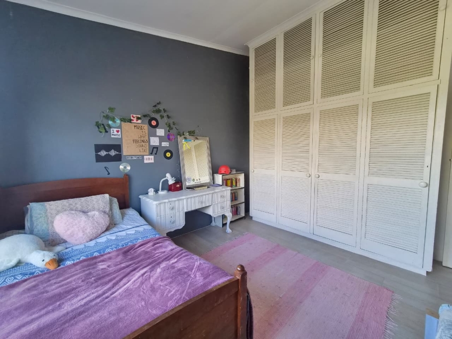 6 Bedroom Property for Sale in Stilbaai Wes Western Cape